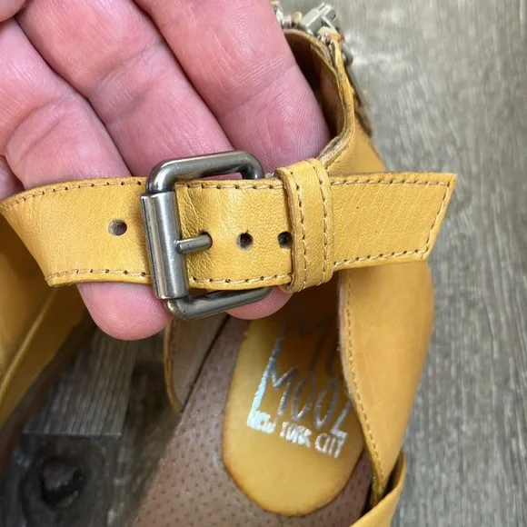 Miz Mooz Cassie leather wedge sandals - Picture 15 of 17